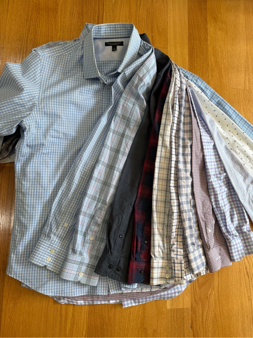 12 Banana Republic Men’s Dress Shirts size Large